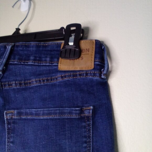 Denizen Levis Shorts Women 8 Bermuda Roll Hem Denim Blue - Picture 15 of 15